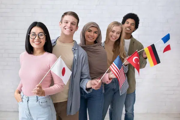 Ankara Dil Eğitiminde Yerli ve Yabancı Eğitmenlerin Katkısı